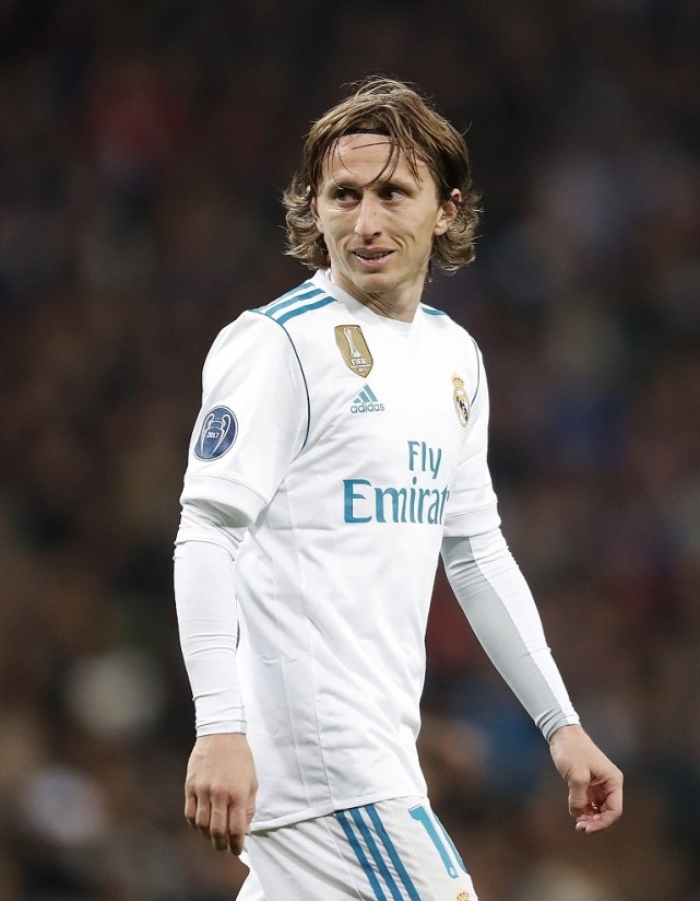 只关于吐槽｜有人上班时间谈恋爱；字母哥确认不会走；伦纳德被观众垫脚了